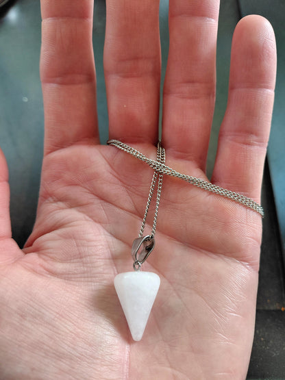 Geometric Quartz Pendulum